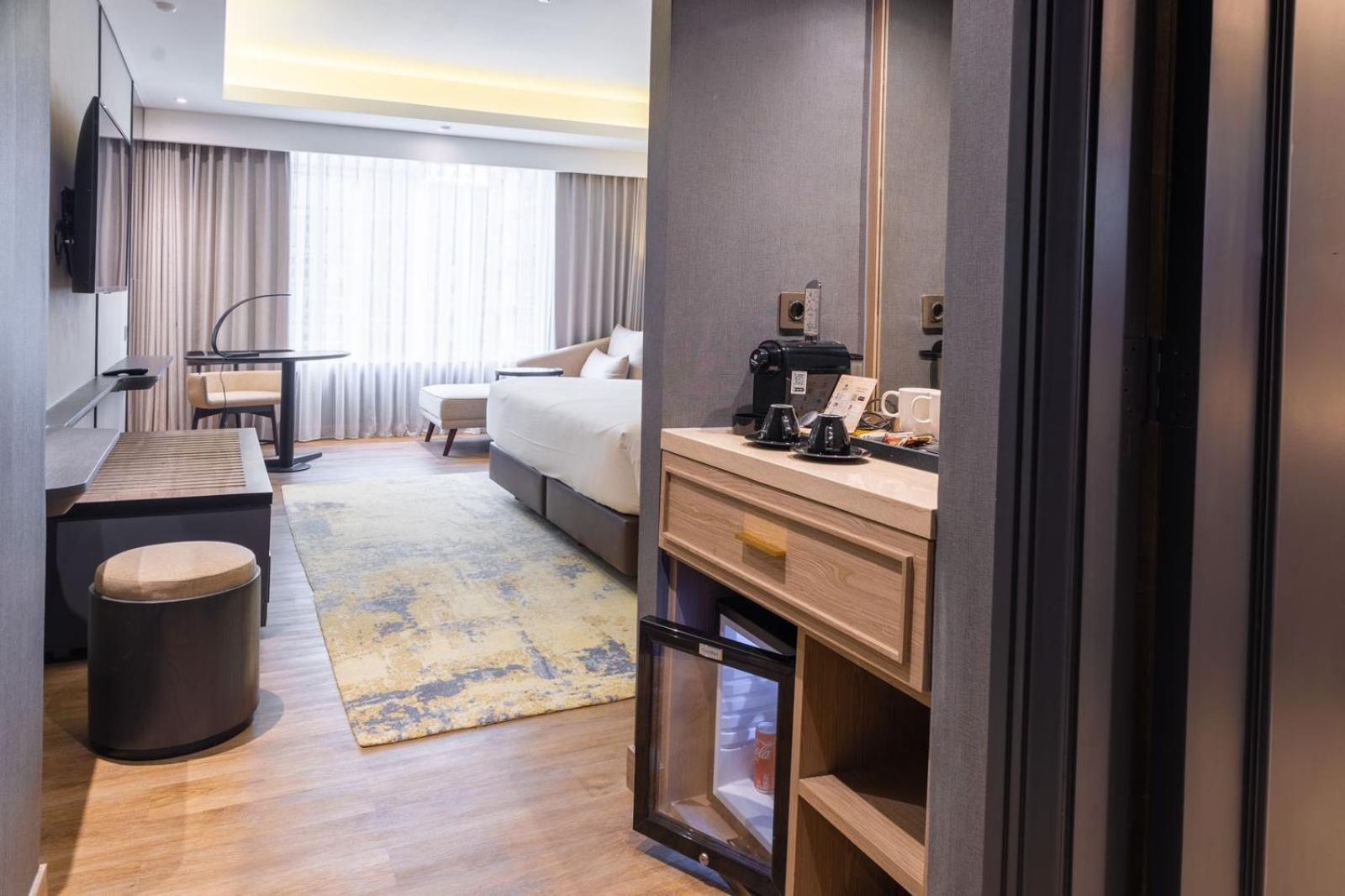 Artotel Mangkuluhur Hotel 5*